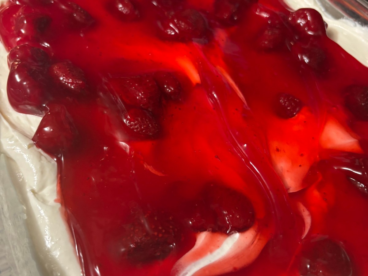 Grandma’s Strawberry Crunch&nbsp;Cake